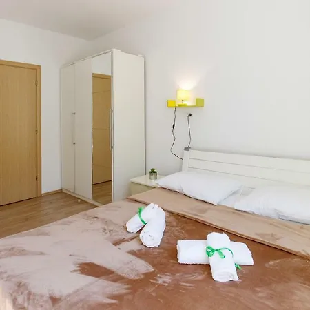 Apartman Green Forest 4+2 *